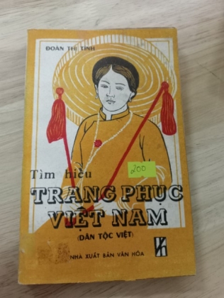 TÌM HIỂU TRANG PHỤC VIỆT NAM