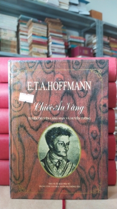 CHIẾC ÂU VÀNG
