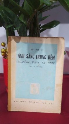 ÁNH SÁNG TRONG ĐÊM