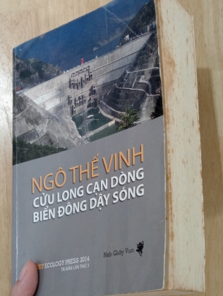 CỬU LONG CẠN DÒNG - BIỂN ĐÔNG DẬY SÓNG