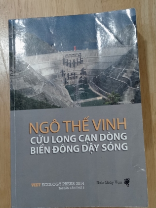 CỬU LONG CẠN DÒNG - BIỂN ĐÔNG DẬY SÓNG