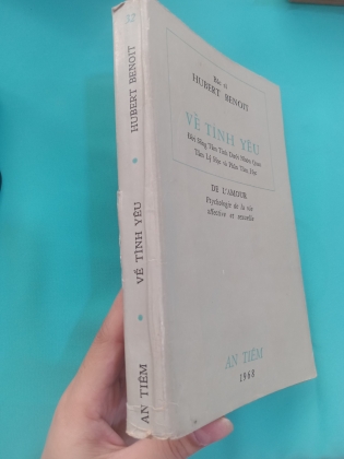 VỀ TÌNH YÊU