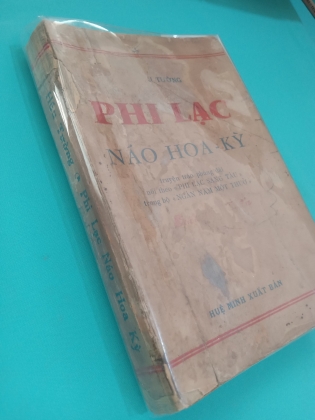 PHI LẠC NÁO HOA KỲ