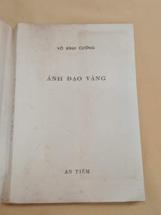 ÁNH ĐẠO VÀNG 