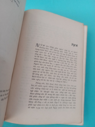 SỐNG VÀ VIẾT - NGUYỄN NGU Í (BẢN ĐẶC BIỆT)