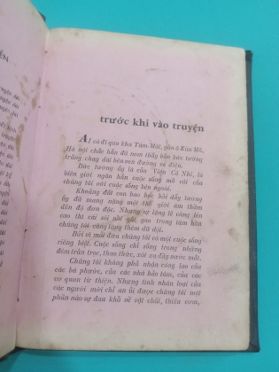 NHỮNG NGƯỜI ÁO TRẮNG