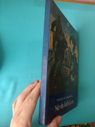 NỮ DU KÍCH LA - RA