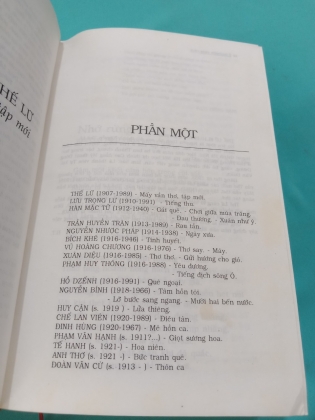 THƠ MỚI 1932 - 1945 TÁC GIẢ VÀ TÁC PHẨM