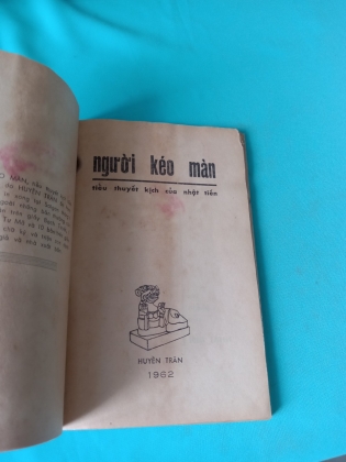 NGƯỜI KÉO MÀN