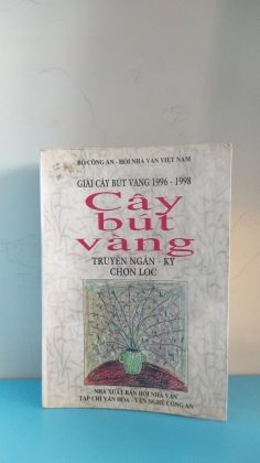 CÂY BÚT VÀNG 