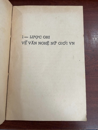 Các nhà văn nữ Việt Nam 1900-1907