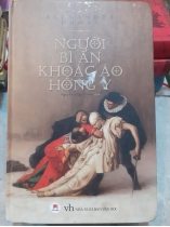 NGƯỜI BÍ ẨN KHOÁC ÁO HỒNG Y 
