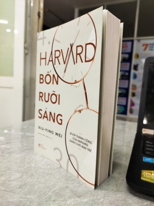 HARVARD BỐN RƯỠI SÁNG 