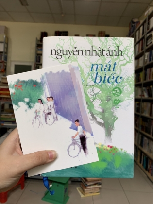 MẮT BIẾC