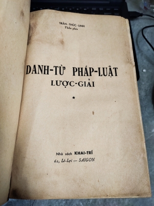 DANH TỪ PHÁP LUẬT LƯỢC GIẢI - TRẦN THÚC LINH
