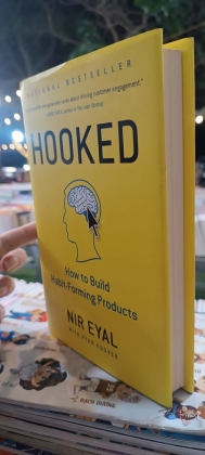 HOOKED HOW TO BUILD HABIT-FORMING PRODUCTS