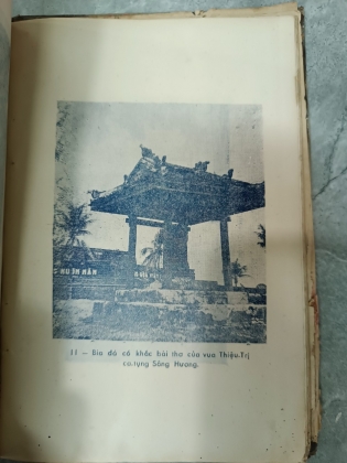 CỐ ĐÔ HUẾ - THÁI VĂN KIỂM