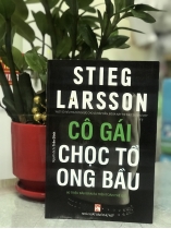 CÔ GÁI CHỌC TỔ ONG BẦU 