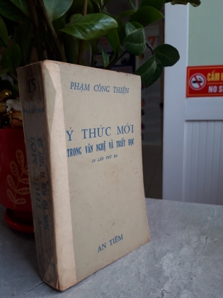 Ý THỨC MỚI TRONG VĂN NGHỆ VÀ TRIẾT HỌC - PHẠM CÔNG THIỆN