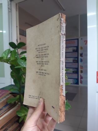 MỘT VÀI CẢM NGHĨ CỦA NGƯỜI THẦY THUỐC  350,000