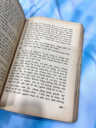 HOÀNG LÊ NHẤT THỐNG CHÍ - NGÔ TẤT TỐ DỊCH