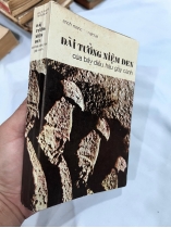 ĐÀI TƯỞNG NIỆM ĐEN CỦA BẦY DIỀU HÂU GÃY CÁNH - Erich Maria Remarque (VŨ KIM THƯ DỊCH THUẬT)