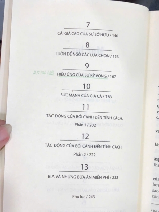 PHI LÝ TRÍ KHÁM PHÁ NHỮNG ĐỘNG LỰC VÔ HÌNH ẨN SAU NHỮNG QUYẾT ĐỊNH CỦA CON NGƯỜI - DAN ARIELY
