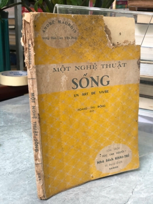 MỘT NGHỆ THUẬT SỐNG - HOÀNG THU ĐÔNG DỊCH