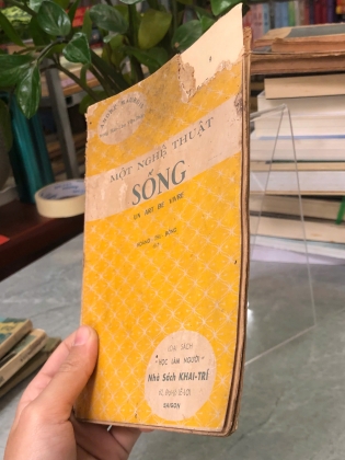 MỘT NGHỆ THUẬT SỐNG - HOÀNG THU ĐÔNG DỊCH