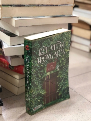 KHU VƯỜN TRONG MƯA - LYNN KURLAND