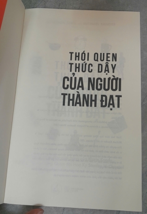 THÓI QUEN THỨC DẬY CỦA NGƯỜI THÀNH ĐẠT -BENJAMIN SPALL, MICHAEL XANDER