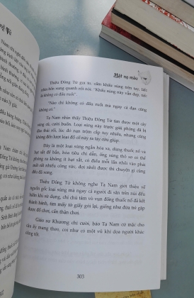 MẶT NẠ MÁU - HỒNG NƯƠNG TỬ
