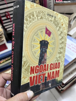 NGOẠI GIAO VIỆT NAM - LƯU VĂN LỢI