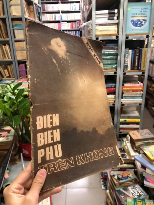 ĐẶC SAN ĐIỆN BIÊN PHỦ TRÊN KHÔNG