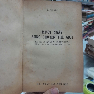 MƯỜI NGÀY RUNG CHUYỂN THẾ GIỚI - JÔN RÍT 