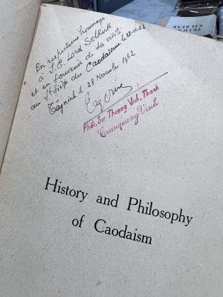 History and philosophy of Caodaism. Reformed Buddhism, Vietnamese spiritualism. New religion in Eurasia. Translated from the Fre