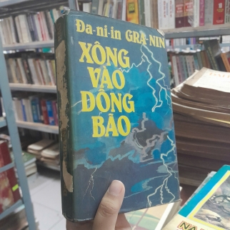 XÔNG VÀO DÔNG BÃO