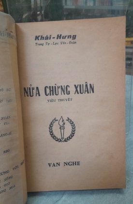 NỬA CHỪNG XUÂN - KHÁI HƯNG