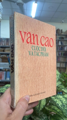 VĂN CAO CUỘC ĐỜI VÀ TÁC PHẨM