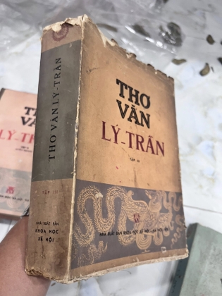 Thơ văn Lý Trần 
