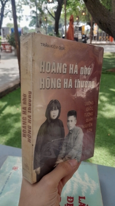 HOÀNG HÀ NHỚ HỒNG HÀ THƯƠNG - TRẦN KIẾM QUA