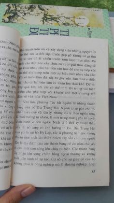 MỘC CÁCH TIẾP CẬN VĂN HOÁ - PHAN NGỌC