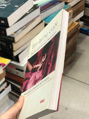 TÌM LẠI NỤ CƯỜI - PHILIP MARTIN