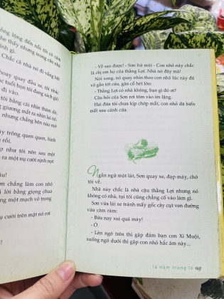 LÁ NẰM TRONG LÁ ( BÌA CỨNG) - NGUYỄN NHẬT ÁNH