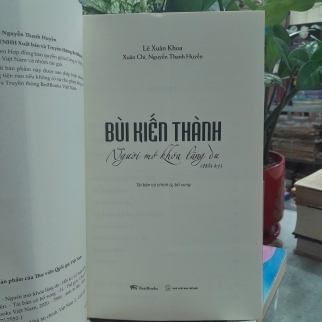 BÙI KIẾN THÀNH NGƯỜI MỞ KHÓA LÃNG DU 