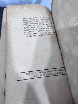 QUẦN ĐẢO NGỤC TÙ - NGỌC THỨ LANG DỊCH (TẬP 2)
