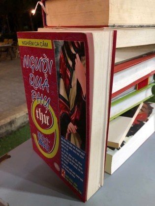 NGƯỜI QUẢ PHỤ THỨ 9