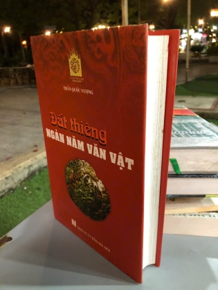ĐẤT THIÊN NGÀN NĂM VẠN VẬT - TRẦN QUỐC VƯỢNG