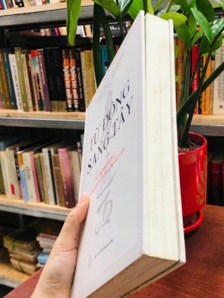 TỪ ĐÔNG SANG TÂY 