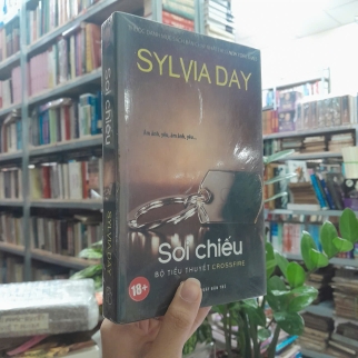 SOI CHIẾU - SYLVIA DAY